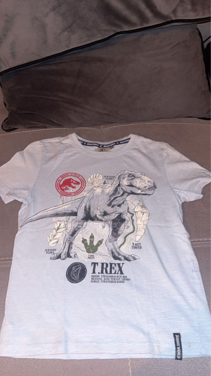 T-shirt jurassique world