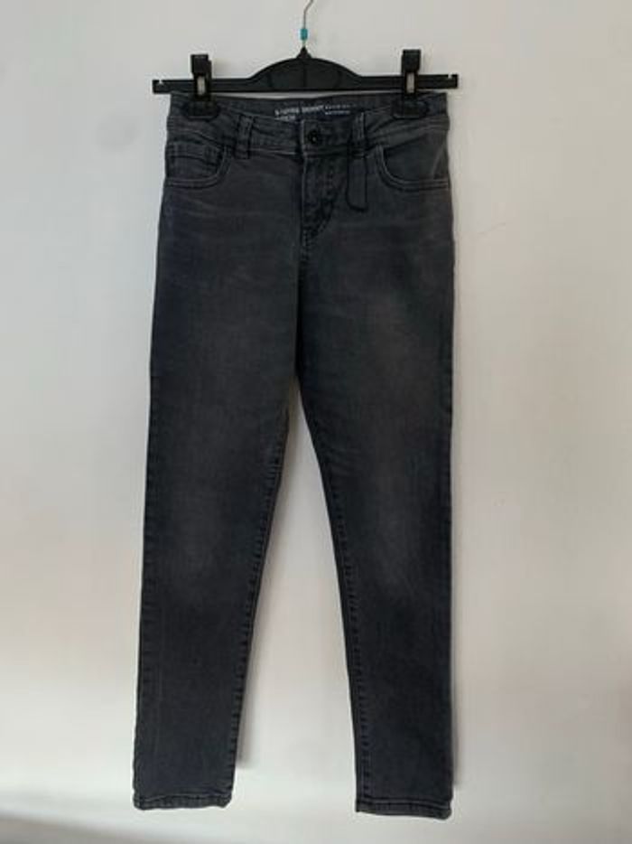 Pantalon jeans style  délavé Taille 9-10 ans