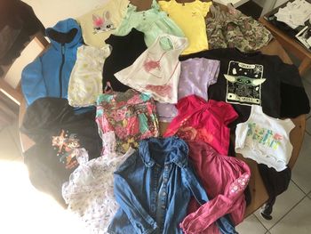 Lot vêtements hauts divers 