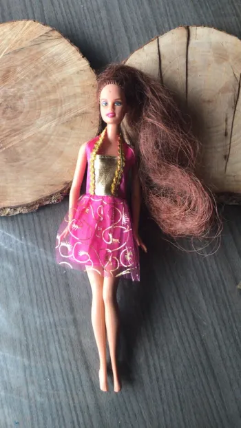 Barbie avec tenue