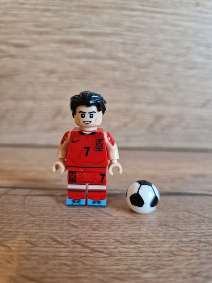 Figurine type lego Footballeur Son Corée