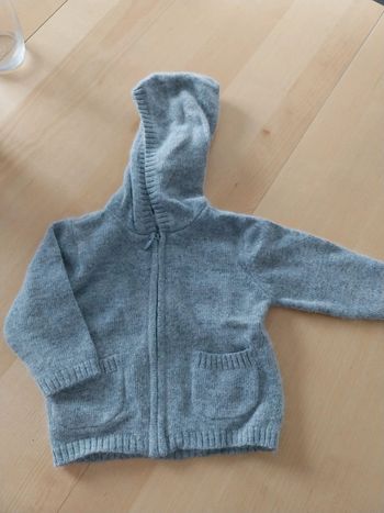 Gilet bébé à capuche gris 6 mois