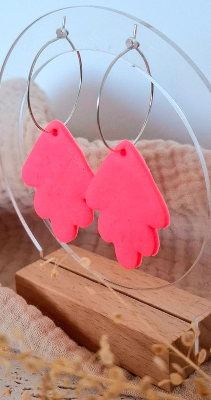 Boucles d’oreilles Feuille Rose Fluo – Création artisanale & unique - neuve 🌿 - photo numéro 5