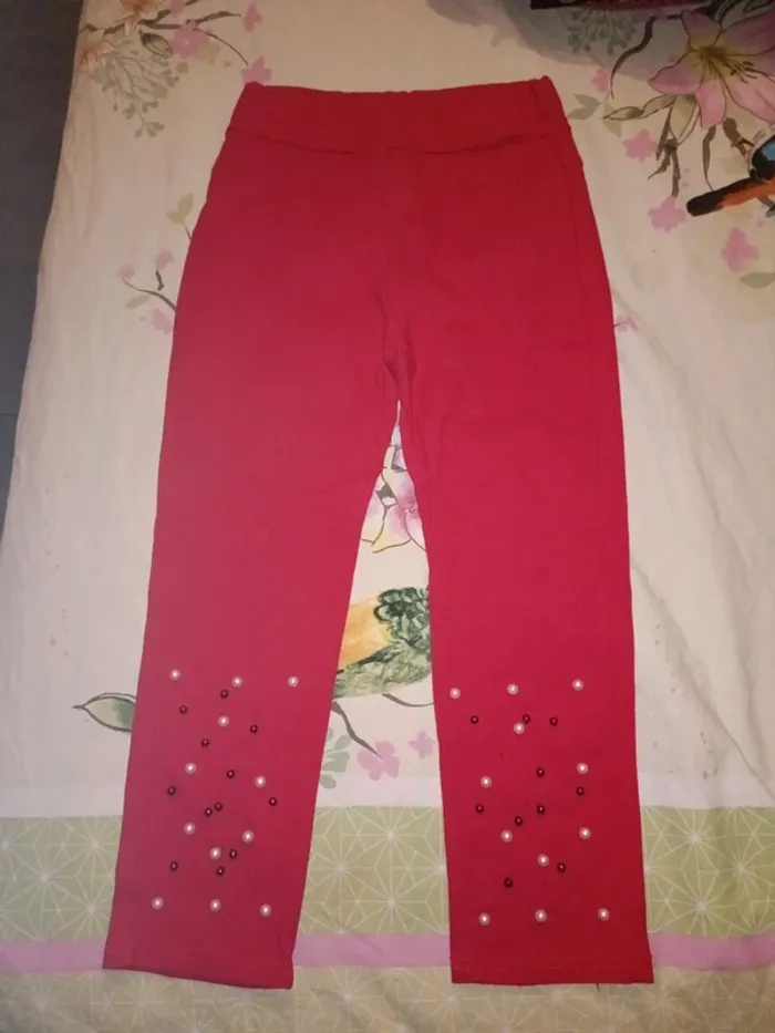 Pantacourt rouge perles taille s