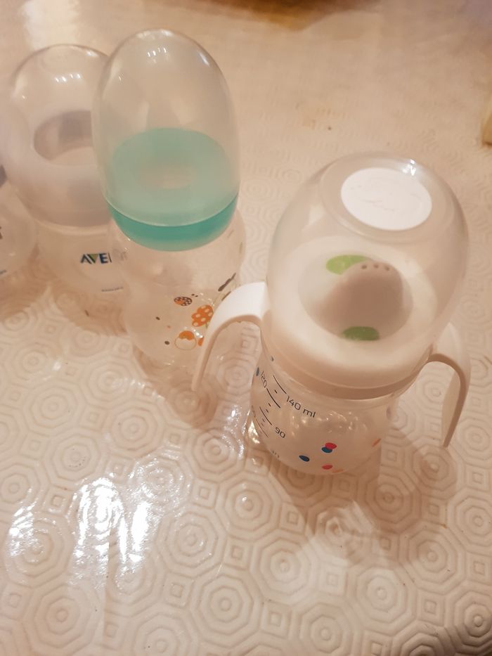 Lot biberons et verre - photo numéro 3