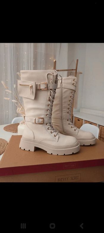 Jolie paire de bottes beige avec zip pointure 38 neuves avec étiquettes 🏷