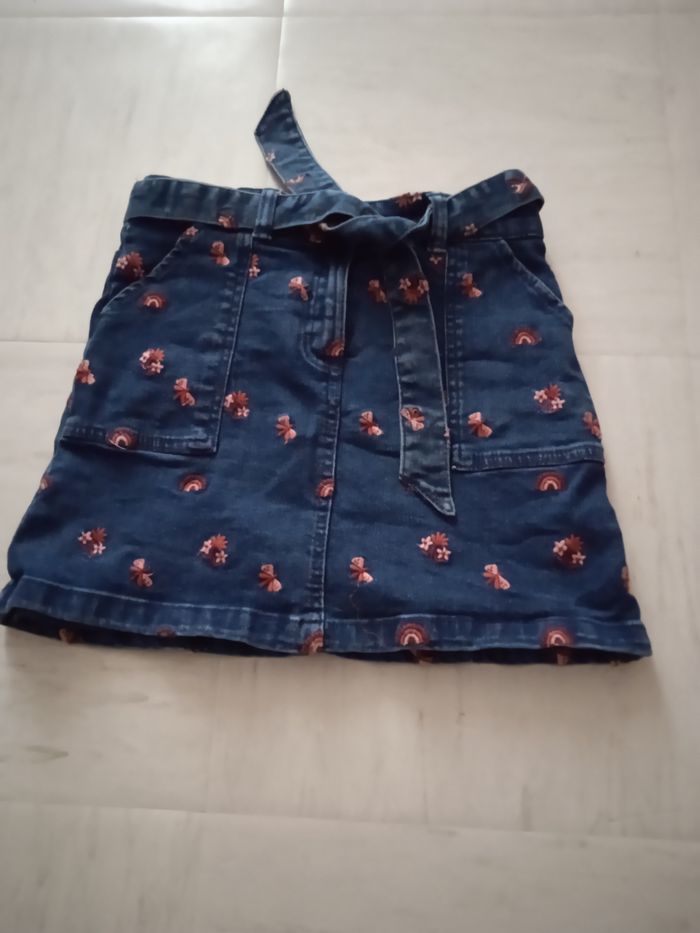 Vend jupe fille en jeans.  9 ans marque sergent major