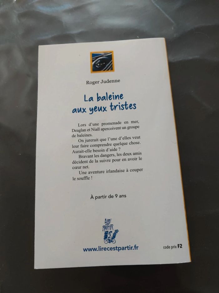 Livre la baleine aux yeux triste - photo numéro 2