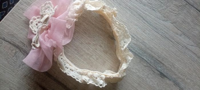 Bandeau crème dentelle avec fleur - photo numéro 2