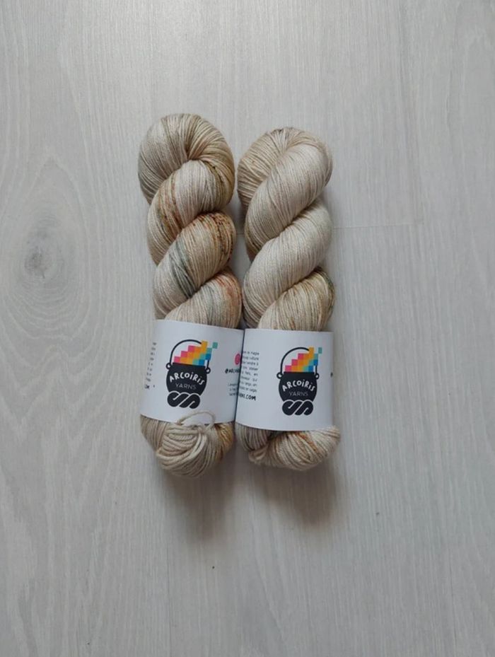 Écheveaux de laine Arcoiris yarn