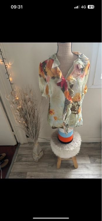 Chemise fleuri à froufrou  escarcha