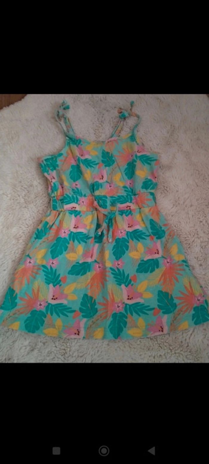 Jolie robe taille 4 ans