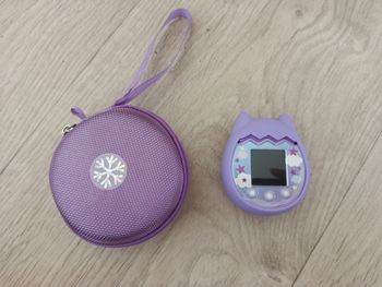 Tamagotchi + coque + housse