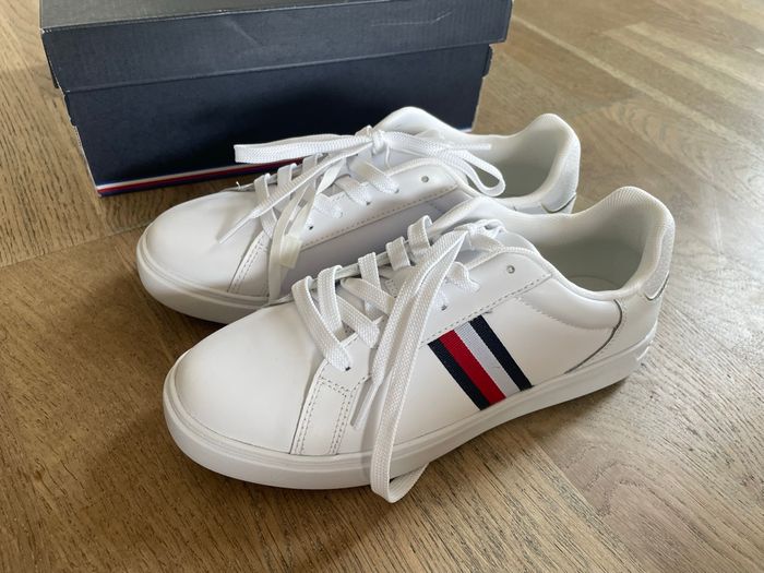 Basket neuve tommy Hilfiger 37 - photo numéro 4