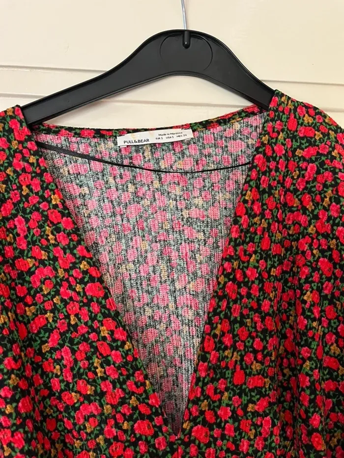 Blouse fleurie pull and bear - photo numéro 4