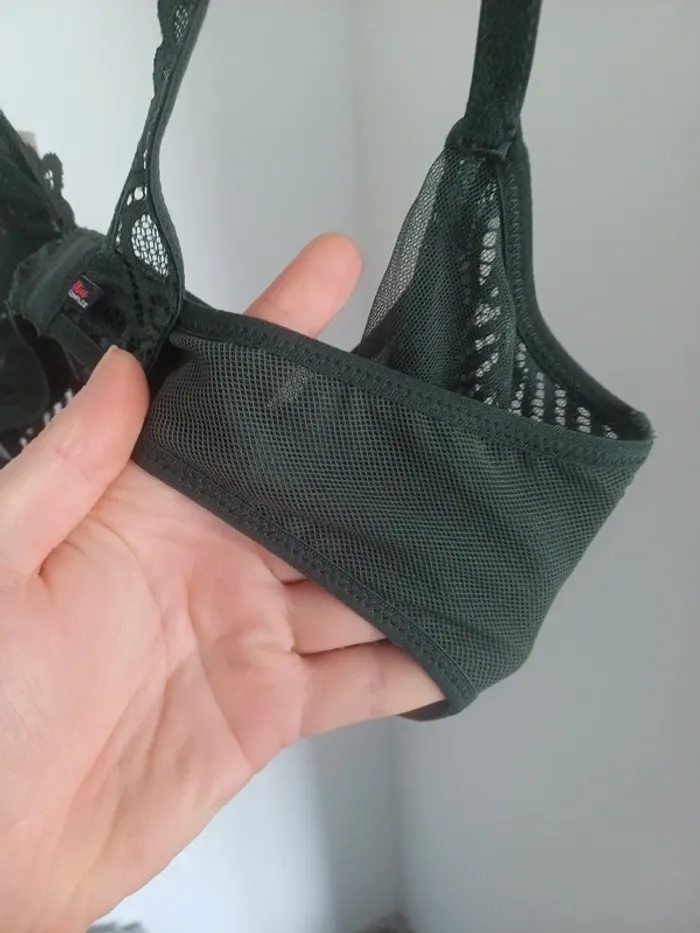 Soutien gorge armatures dentelle vert kaki 90D Neuf - photo numéro 8