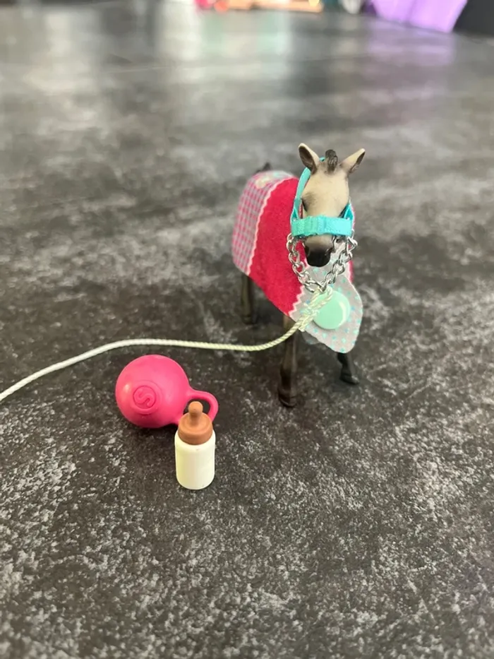 Poulain oldenbourg joueur gris schleich - photo numéro 2