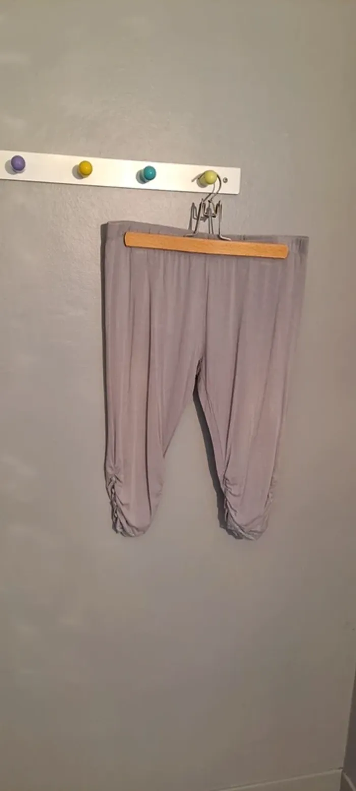 Corsaire femme gris - Marque No Excuse - Taille 42 - Bon état. - photo numéro 4