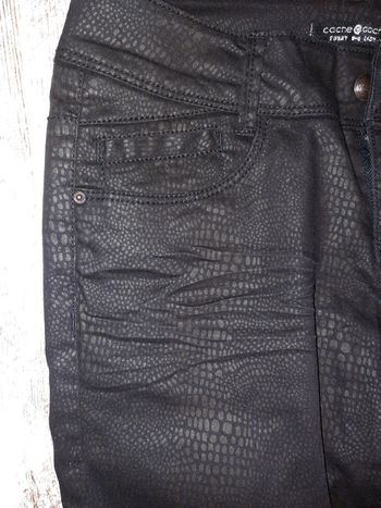 Pantalon cache cache noir effet peau