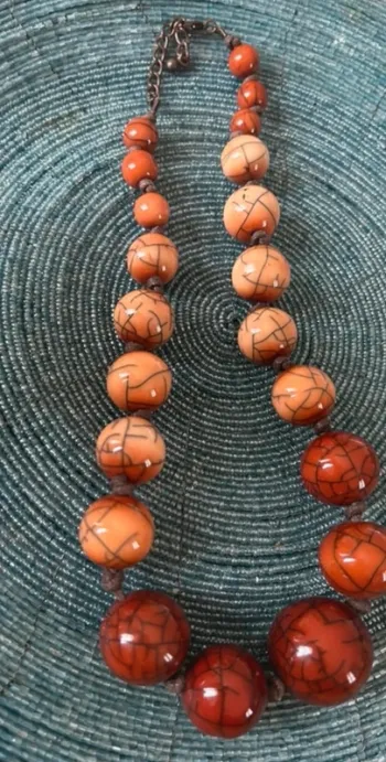 Collier de perles en bois, vintage