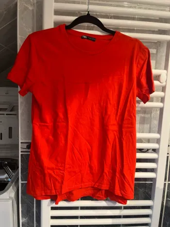 tee shirt zara rouge femme