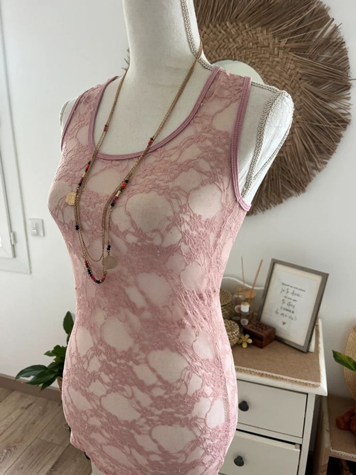 Top moulant en dentelle rose – Fabriqué en France – Taille unique jusqu’au 40 - photo numéro 3