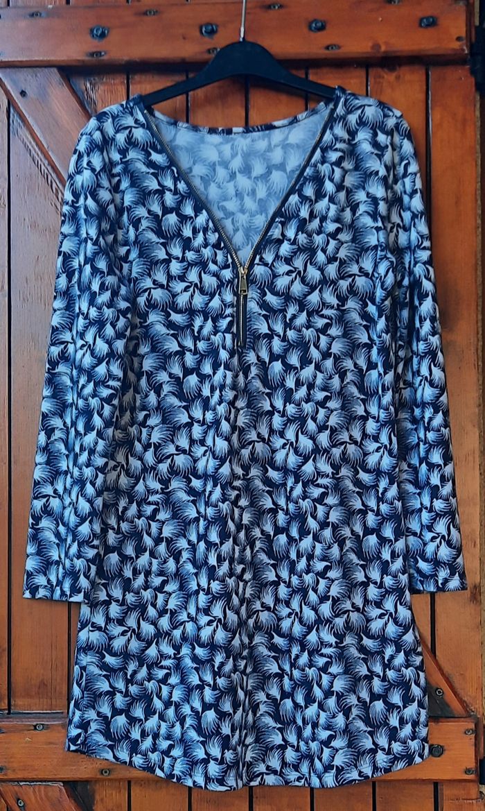 Tunique bleue et blanche, taille 38/M - photo numéro 2