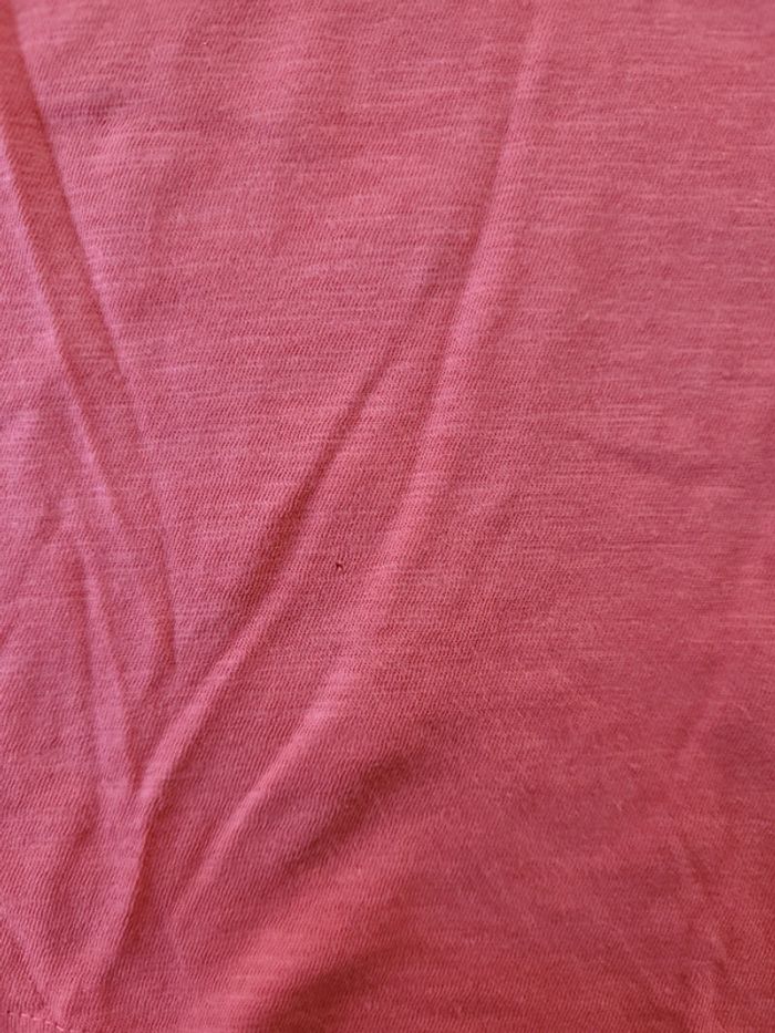Lot 2 tee shirt 42.44 et taille 3 - photo numéro 3