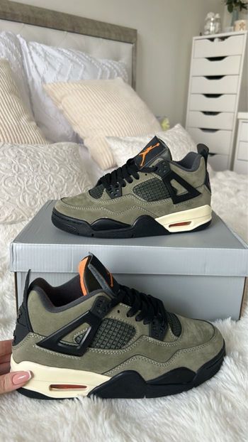 Baskets kaki et orange 