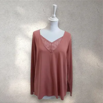 Top manches longues avec col v en dentelle Darjeeling 44