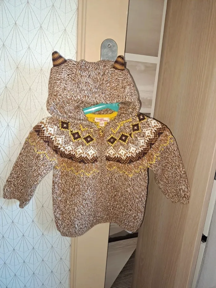 Pull gilet mignon comme neuf dpam 12 mois moutarde porté 1 fois