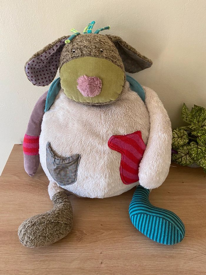 Peluche chien range pyjama activité les jolis pas beaux Moulin roty