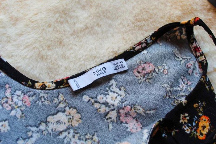 Belle Robe fleurie - Mango - taille XS - très bon état - photo numéro 7