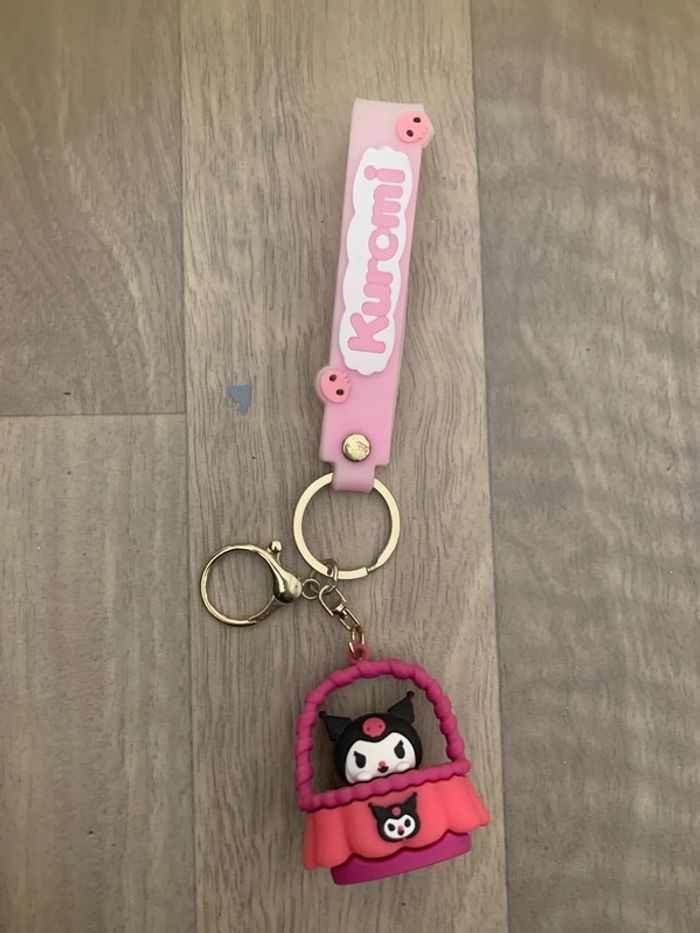 Porte clé Kuromi violet et rose
