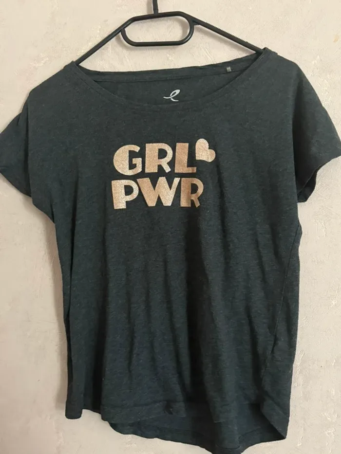 T-shirt gris foncé Energetics motif doré GRL PWR avec cœur - photo numéro 2