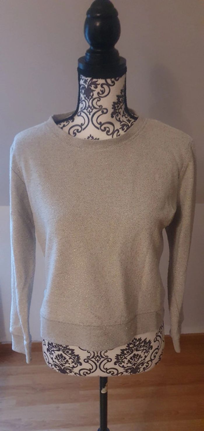 Sweat leger mailles dorée(offert dans un lot)