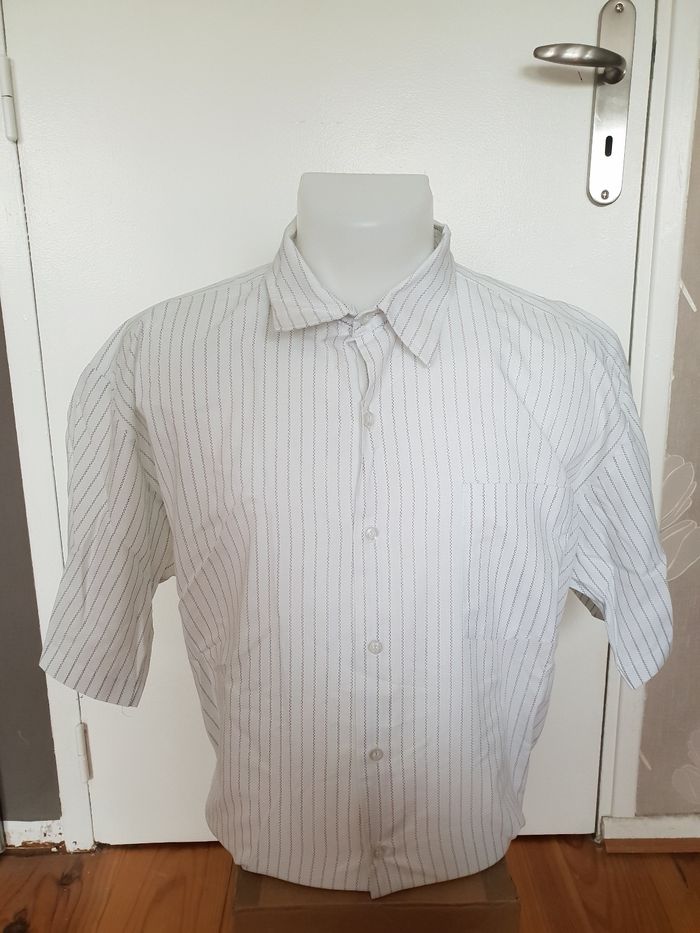 Chemise à rayures blanche