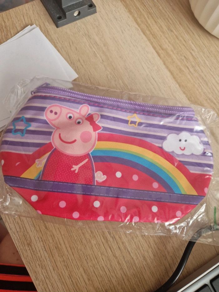Trousse peppa pig neuve - photo numéro 2