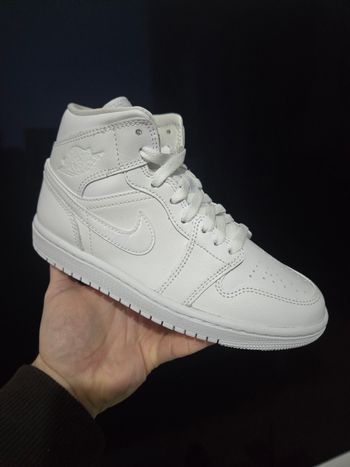 Nike jordan 1 mid blanche taille 36 neuves