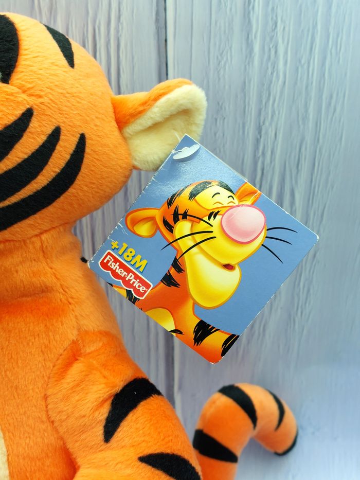 Peluche doudou tigre tigrou 30 cm FISHER PRICE 2003 + 18 mois yeux durs Disney Vintage état neuf - photo numéro 6