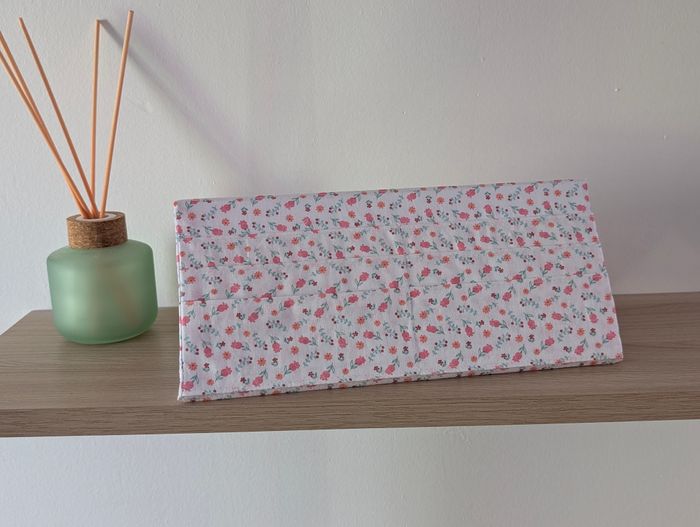 Porte cartes modèle blanc fleuri - photo numéro 3