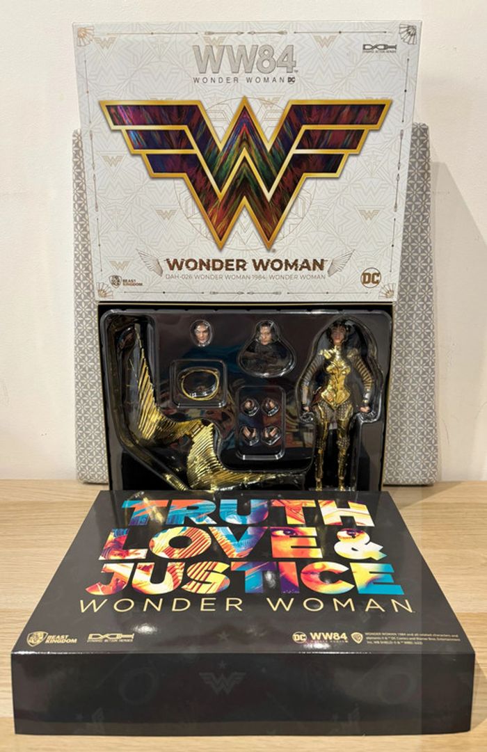 Figurine Collector "Wonder Woman 1984" Golden Armor DC Comics - photo numéro 5