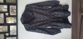 Robe noire et dorée