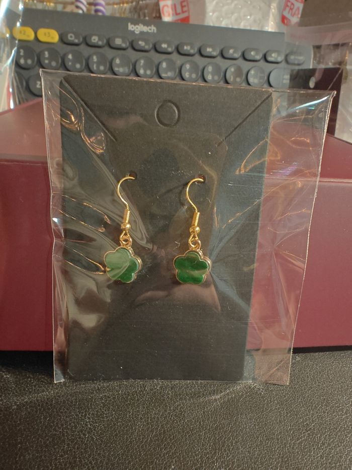 Boucles d'oreilles vertes et dorées - photo numéro 1