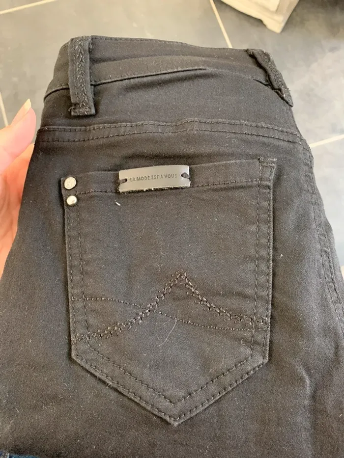 Pantalon noir - photo numéro 4