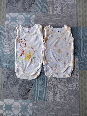 Lot de 2 bodies sans manches fille Absorba 3 mois