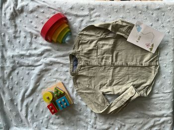 chemise manches longues vert amande poche poitrine 4/5 ans primark