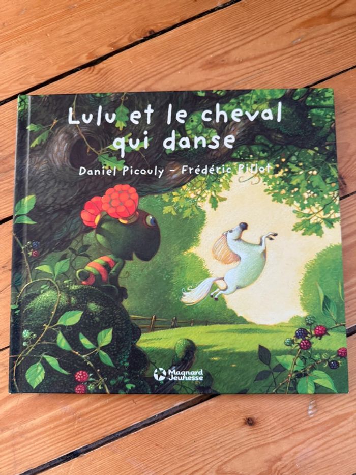 Lulu et le cheval qui danse