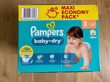 Couches Pampers baby dry taille 3 neuf