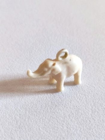Pendentif elephant blanc ivoire 2,5 cm